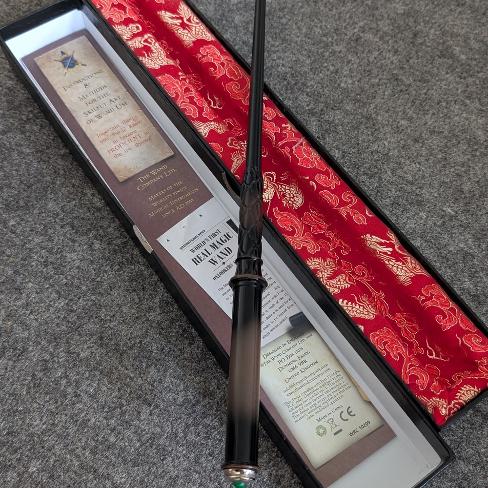 The Wand Company: Kymera Elegant Black Wand universal remote control